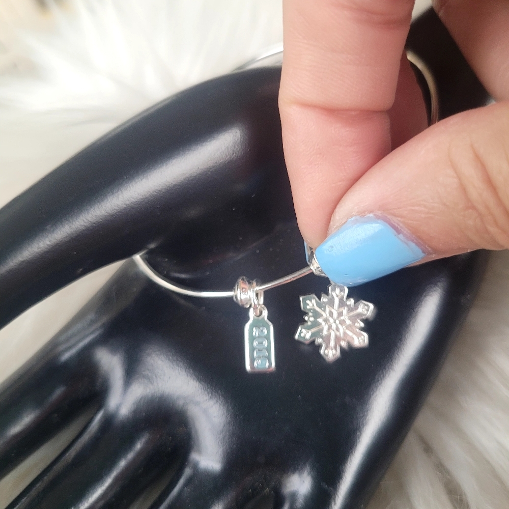 Alex and Ani Silver Snowflake Charm Bracelet #A40 - Picture 2 of 2